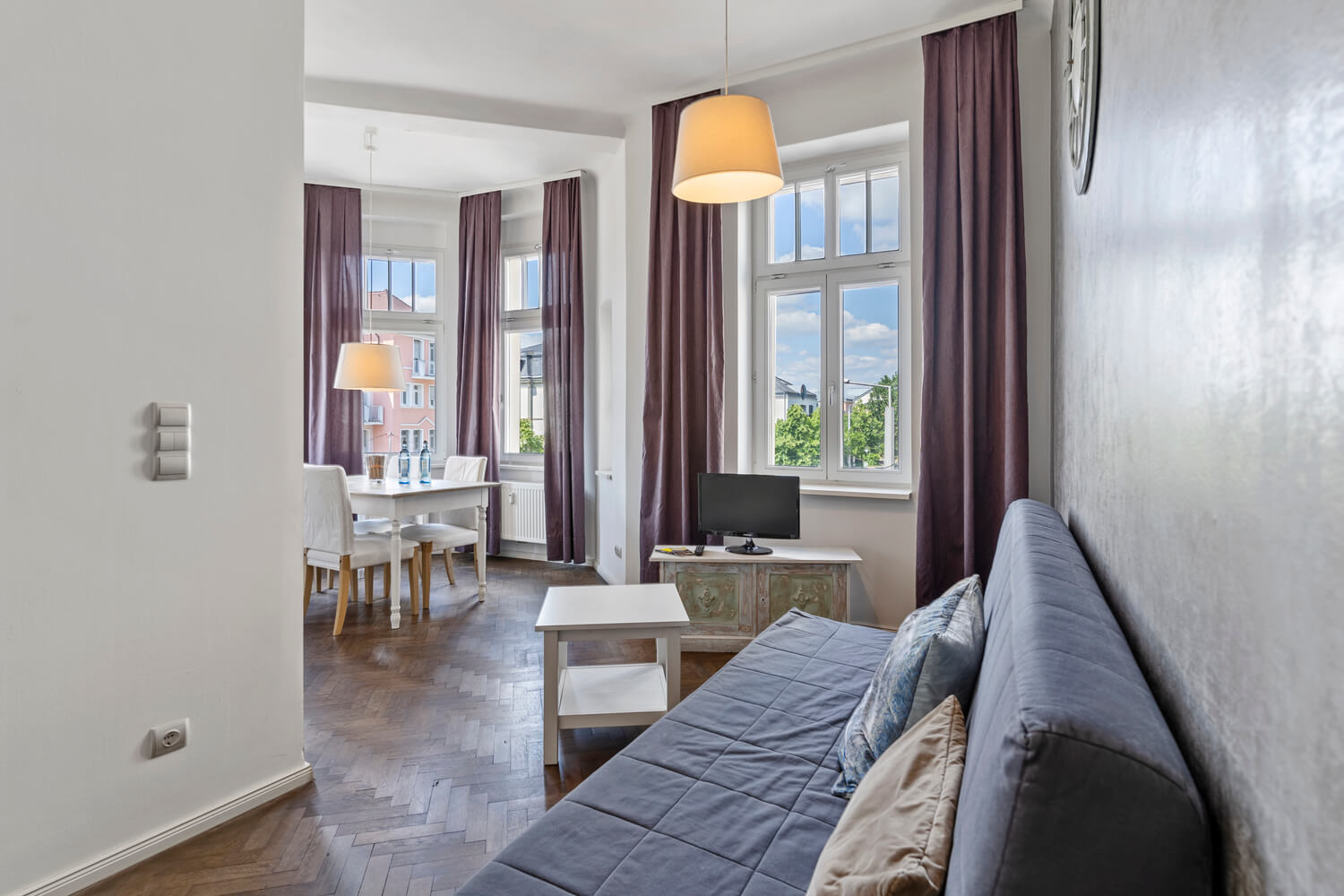 Neustadt Apartments - August - Living Room